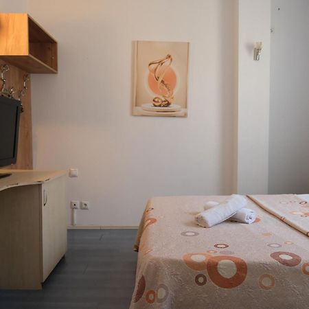 Hotel Sara Pristina Buitenkant foto