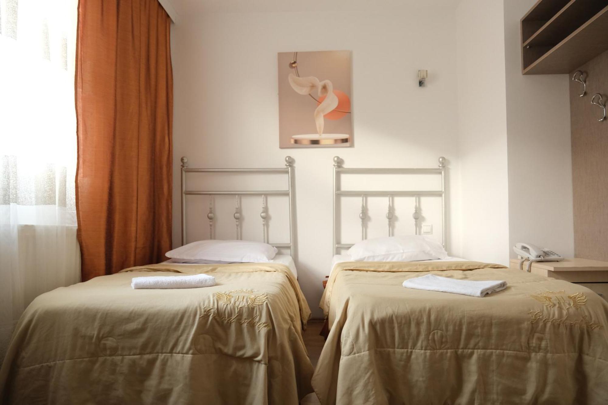 Hotel Sara Pristina Buitenkant foto