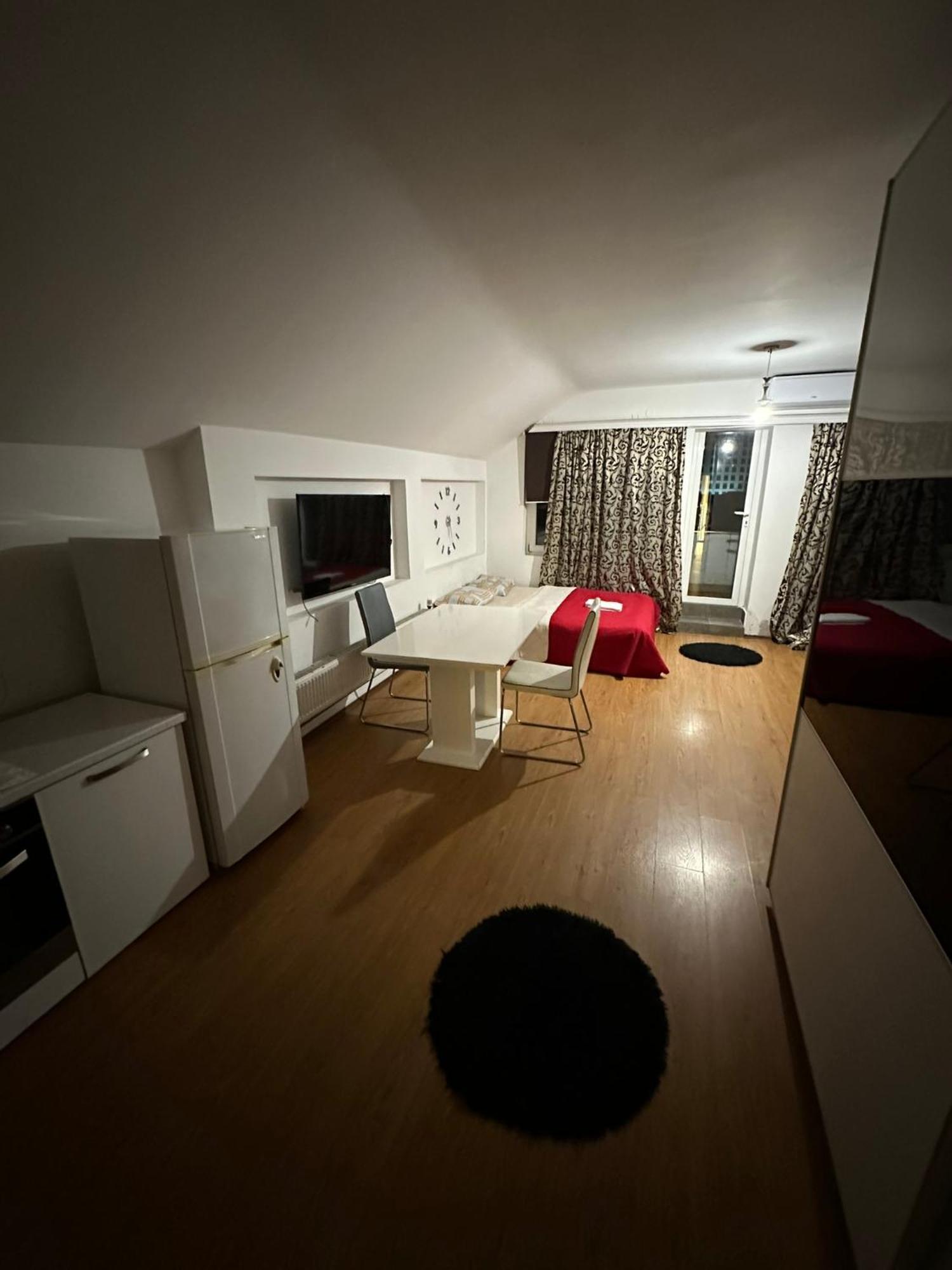 Hotel Sara Pristina Buitenkant foto