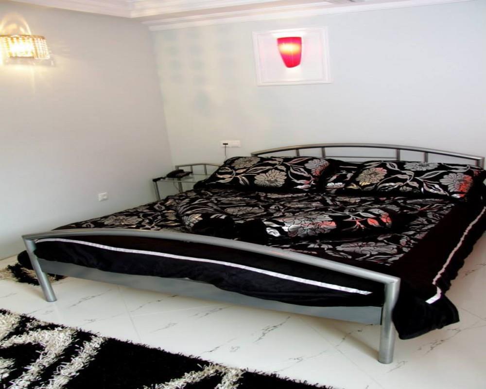 Hotel Sara Pristina Buitenkant foto